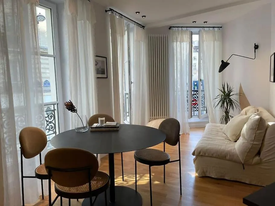 Apartment Marais - Bright One-bedroom Decorated With Taste Paris