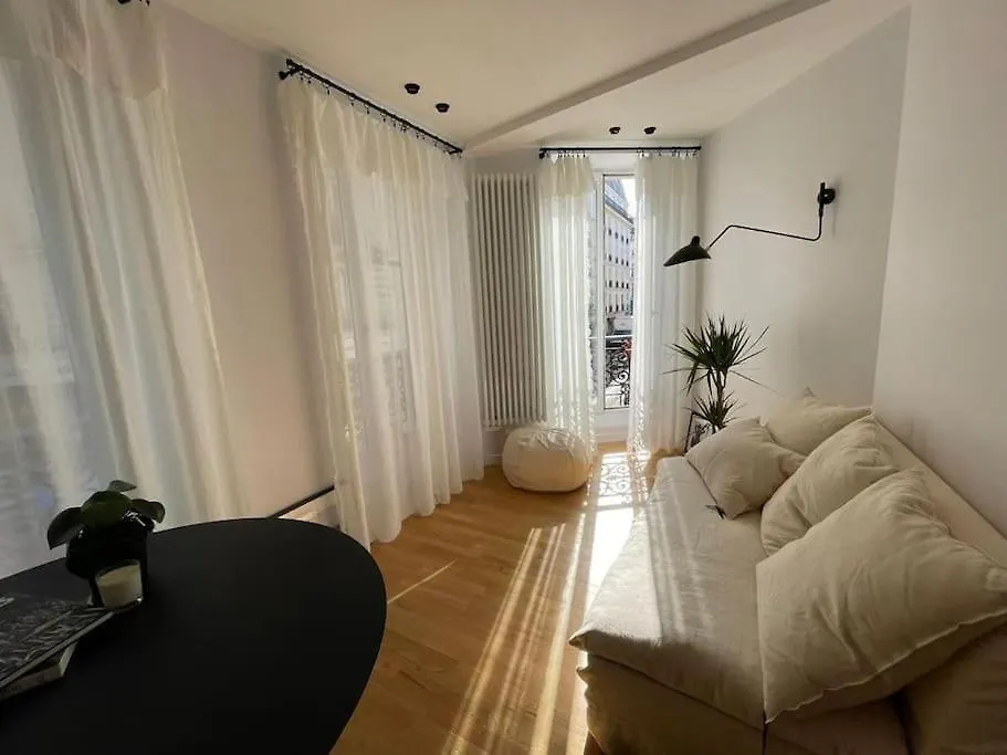 Marais - Bright One-bedroom Decorated With Taste * 巴黎