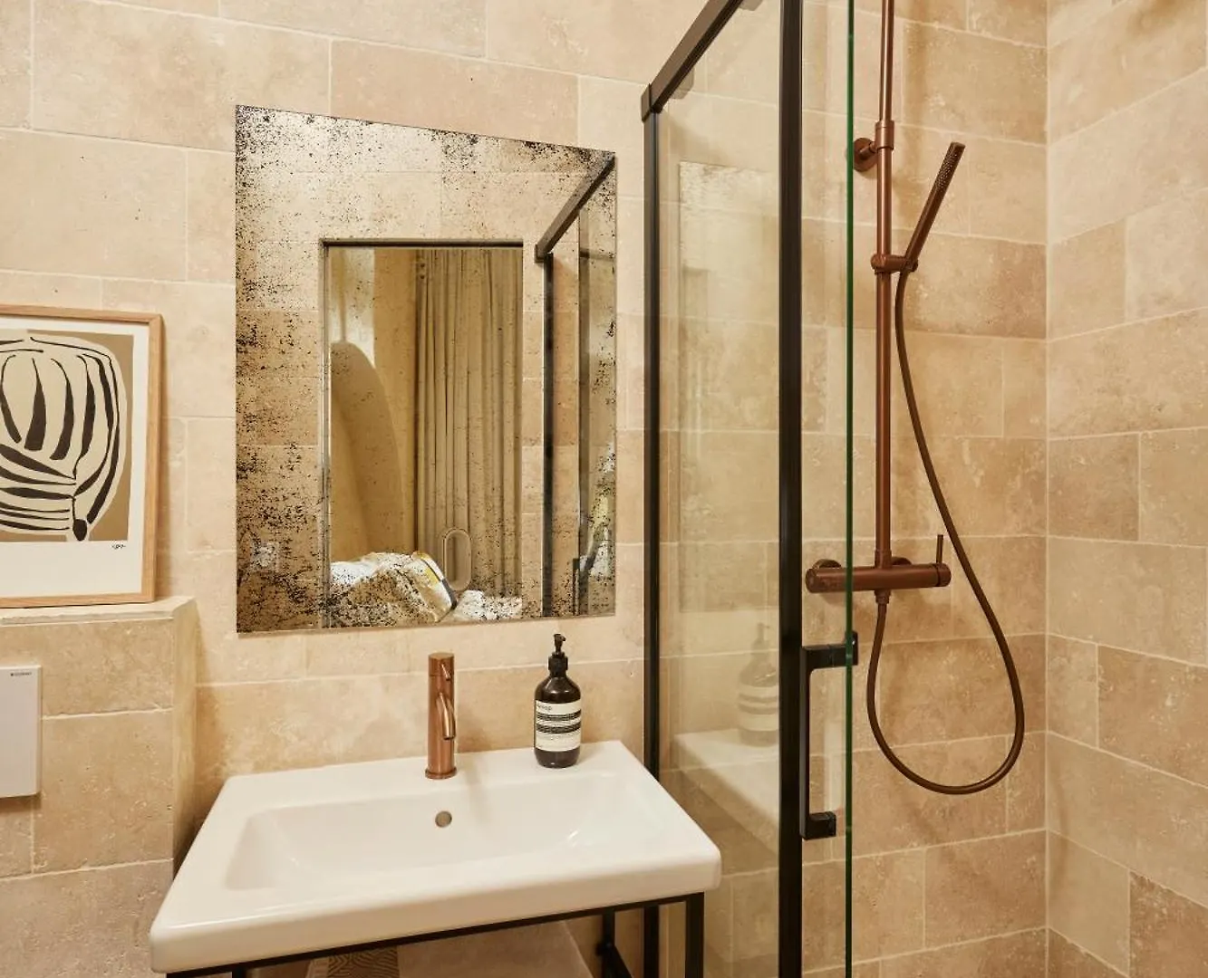 Apartment Marais - Bright One-bedroom Decorated With Taste *